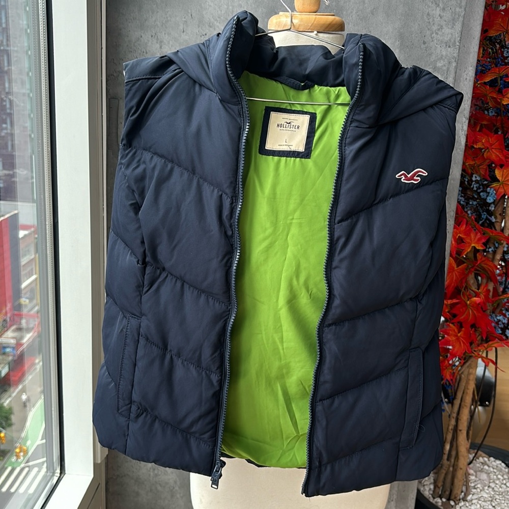 Hollister Navy Large Puffer Vest